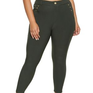 *NWT* Olive Jeggings